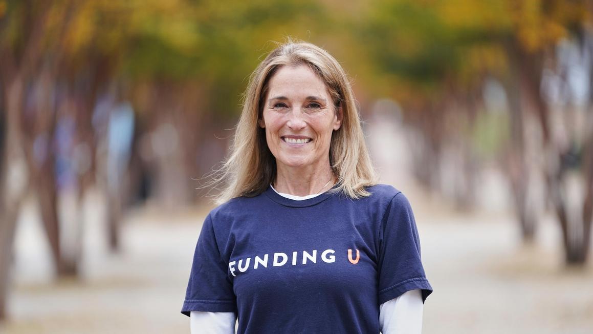 Bạn Cùng Phòng Từng Cho MacKenzie Scott Vay $1K, Nay Tỷ Phú Đầu Tư Đáp Lại 1