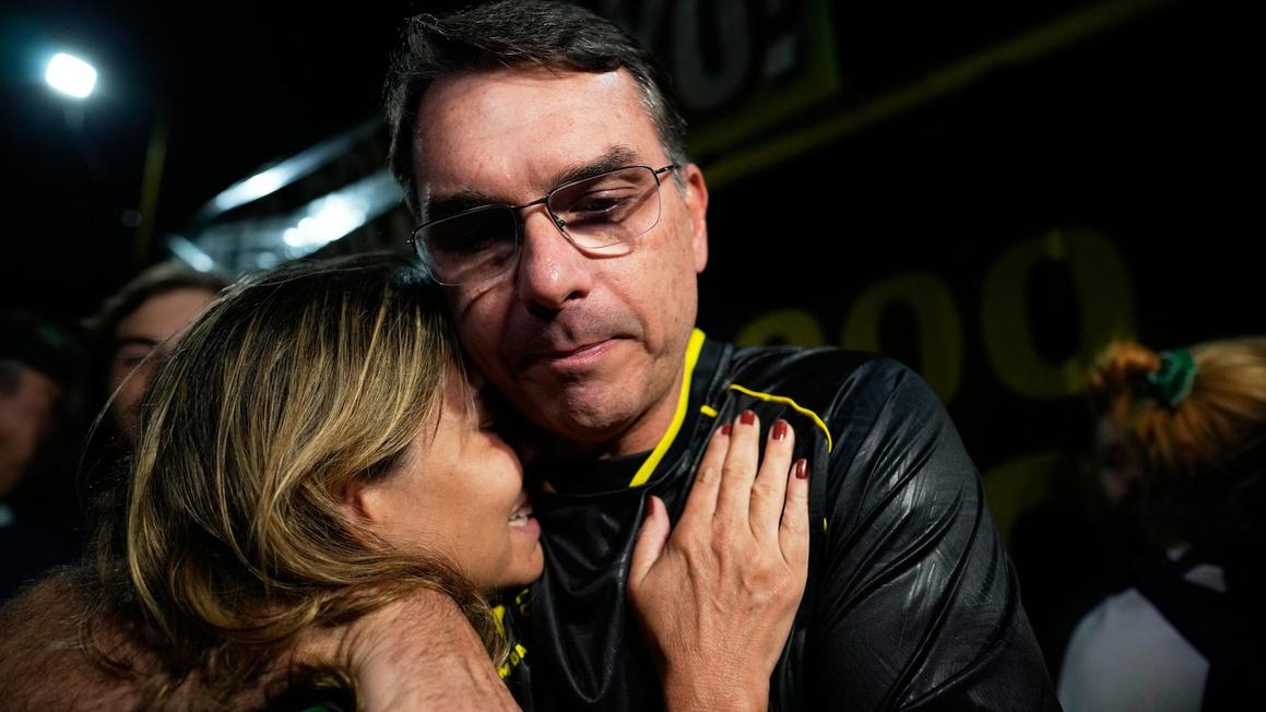 Ông Bolsonaro gặp thẩm phán sau khi bị bắt 1