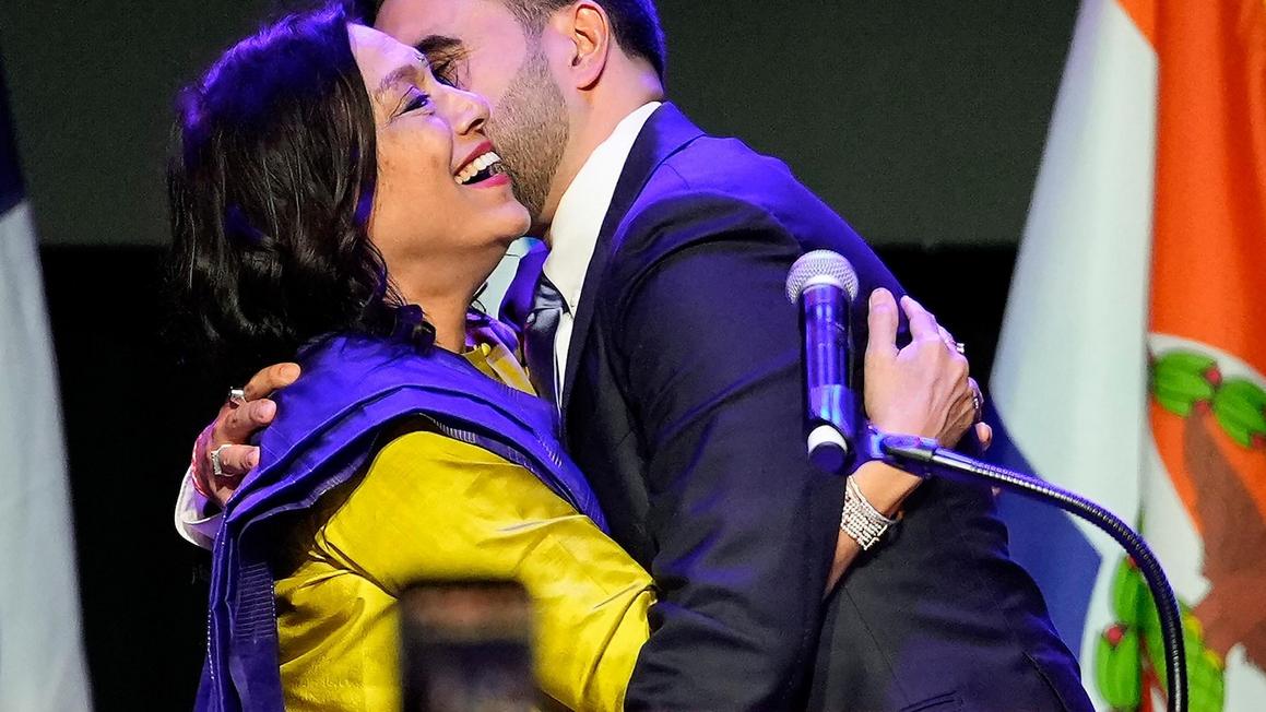 Ấn Độ Hân Hoan Chúc Mừng Chiến Thắng Của Tân Thị Trưởng New York Zohran Mamdani và Vinh Danh Cội Nguồn Ông 1