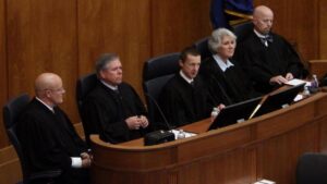 Tái Lập Lại Lệnh Cấm Phá Thai Tại North Dakota Sau Khi Tòa Phản Quyết