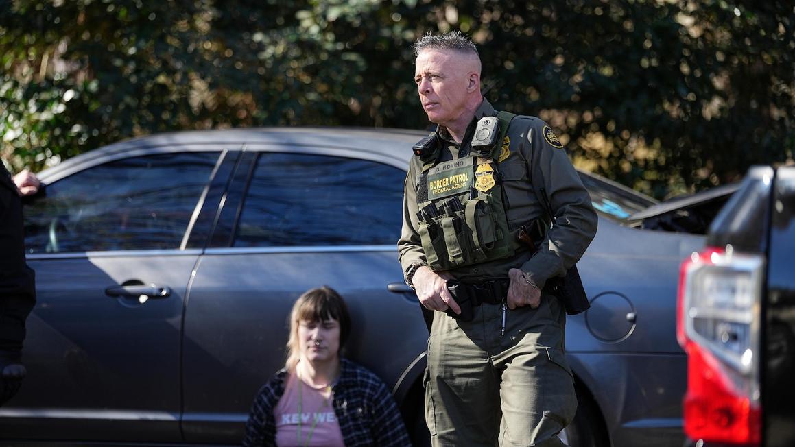 Thân nhân tác giả 'Charlotte's Web' phản đối việc sử dụng tên sách trong chiến dịch di trú 1