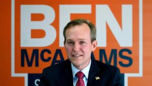 Hai Dân biểu Tuyên bố Tranh cử tại Khu vực Bầu cử Quốc hội Utah Vừa Được Vẽ Lại 19 Hai Dân biểu Tuyên bố Tranh cử tại Khu vực Bầu cử Quốc hội Utah Vừa Được Vẽ Lại