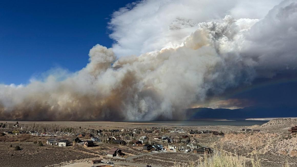 Cháy rừng ở California: 15 công trình bị thiệt hại, buộc sơ tán 1