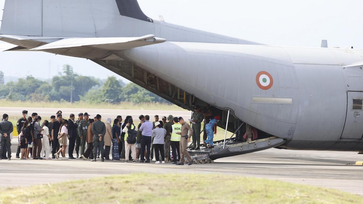 Người Ấn Độ trốn khỏi trung tâm lừa đảo trực tuyến ở Myanmar được đưa về nước từ Thái Lan 1