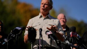 Phụ huynh và người đóng thuế đệ đơn kiện phản đối chương trình học bổng mới của Tennessee 13 Phụ huynh và người đóng thuế đệ đơn kiện phản đối chương trình học bổng mới của Tennessee