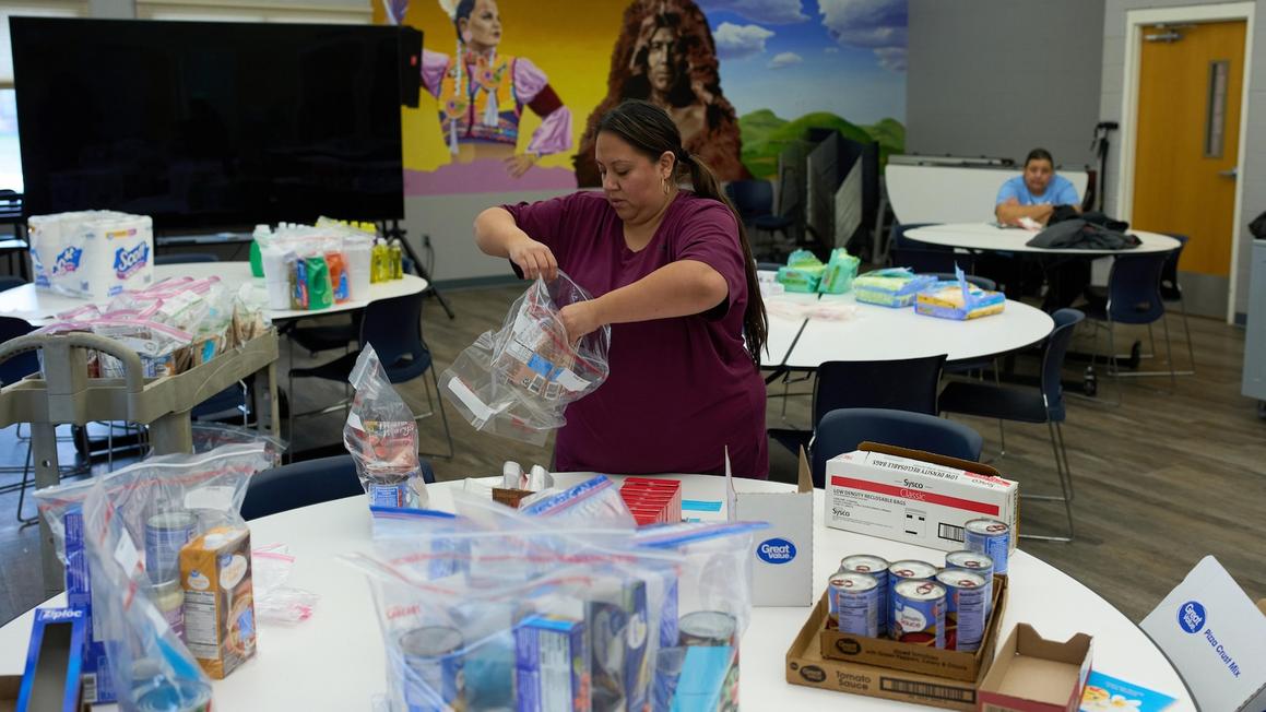 Sinh viên Mỹ gặp khó khăn vì chương trình hỗ trợ lương thực liên bang bị đình trệ 1