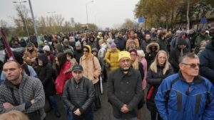 Người Serbia Kỷ niệm Một Năm Bạo lực Kích động Biểu tình Sinh viên Chống Chính phủ