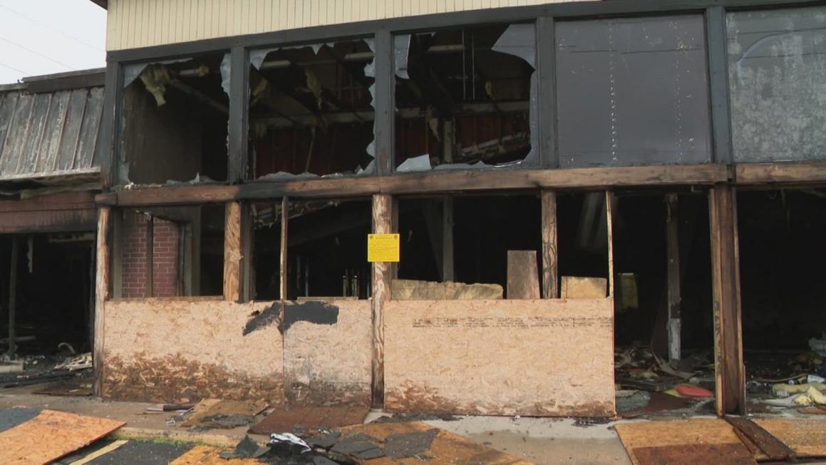 Chủ tiệm ăn Texas kêu gọi thành phố phá dỡ nhà bỏ hoang gây cháy 1 03a19b54 05e8 40a0 a407