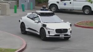 Mẹ tròn con vuông trên xe tự lái Waymo tại San Francisco 4 Mẹ tròn con vuông trên xe tự lái Waymo tại San Francisco