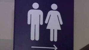 Texas Áp Dụng Luật ‘Nhà Vệ Sinh’ Mới