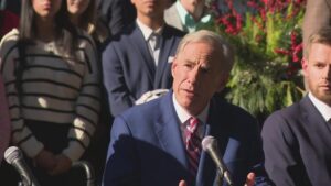 Các nhà lãnh đạo Texas thúc đẩy thành lập chi hội Turning Point USA tại các trường trung học 33 Các nhà lãnh đạo Texas thúc đẩy thành lập chi hội Turning Point USA tại các trường trung học