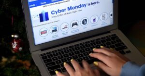 Các Ưu Đãi Cyber Monday: Giảm Giá Tới 85% Trang Sức, Công Nghệ và Nhiều Mặt Hàng Khác