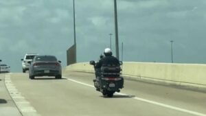 Cảnh sát Houston Tăng Cường Tuần Tra Giảm Tình Trạng Hung Hăng Khi Lái Xe 33 Cảnh sát Houston Tăng Cường Tuần Tra Giảm Tình Trạng Hung Hăng Khi Lái Xe