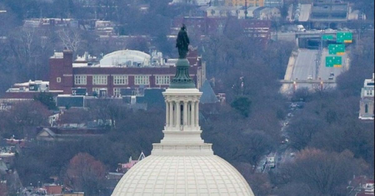 Nhiều ảnh từ dinh thự của Epstein, có ảnh Tổng Thống Trump và Bill Clinton 1 1765549788432 f vert brk tdy healthcare bills 251212 720x1280 3rkgel