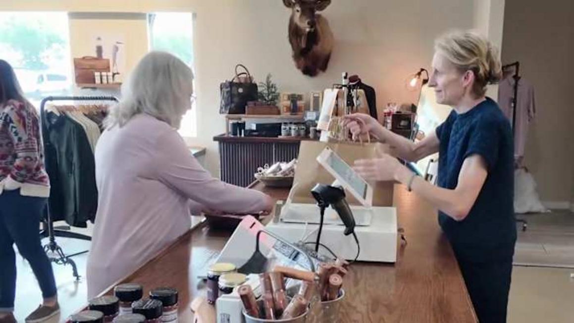 Thương gia Tomball lo lắng về mất điện 8 tiếng trong mùa mua sắm cao điểm 1 Thương gia Tomball lo lắng về mất điện 8 tiếng trong mùa mua sắm cao điểm