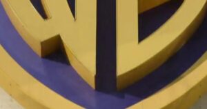 Warner Bros. kêu gọi cổ đông bác bỏ đề nghị từ Paramount