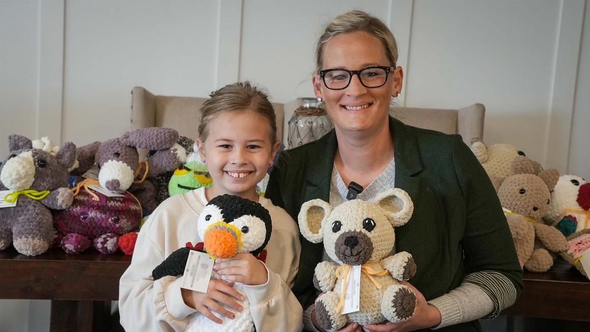 18182122 PHILLYPROUD for 112425 wpvi PLUSHESFORPATIENTS thumb