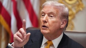 Tổng Thống Donald Trump Triệu Tập Nội Các Họp Giữa Bão Chỉ Trích Về Các Vụ Tấn Công Tàu Thuyền