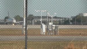 Hệ thống đo mưa tại phi trường Bush bị hư hại, chưa rõ thời gian sửa chữa