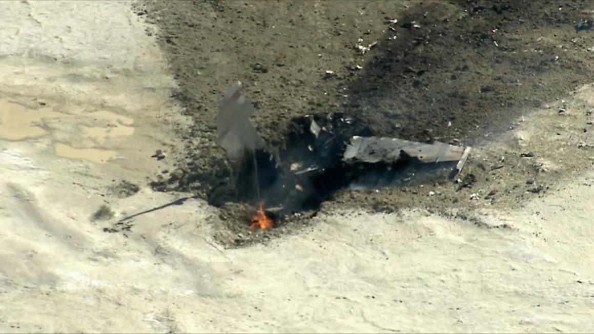 Phi công F-16 thoát nạn khi máy bay rơi ở California 1 18246810 120325 kabc RAW A7 f16 crash vid