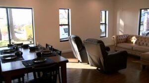 Ngôi nhà đầu tiên xây lại sau vụ cháy Eaton ở Altadena đã an toàn