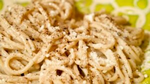 Công thức Cacio e Pepe từ sách dạy nấu ăn mì Ý của Marc Vetri