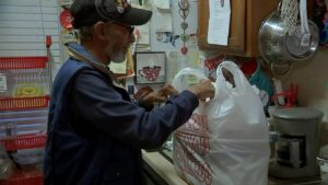 “Họ Giúp Tôi Vực Dậy:” Cựu Chiến Binh Việt Nam Tìm Thấy Sự Giúp Đỡ và Hy Vọng tại WHAM