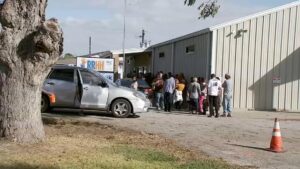 Chương trình ‘Helping Hands’ hỗ trợ các gia đình khó khăn