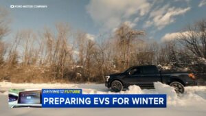 Bí quyết lái xe điện an toàn trong mùa đông