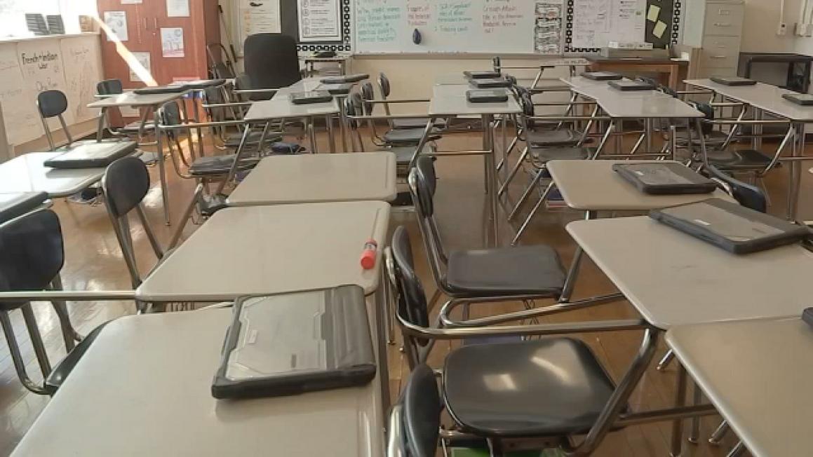 Số lượng học sinh vô gia cư tại HISD giảm, trái ngược với xu hướng tăng trên toàn tiểu bang 1 18251768 120425 ktrk TN hisd homeless numbers vs statewide img