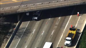 Xe đầu kéo húc cầu Houston lần thứ 73 trong năm 2025 35 Xe đầu kéo húc cầu Houston lần thứ 73 trong năm 2025