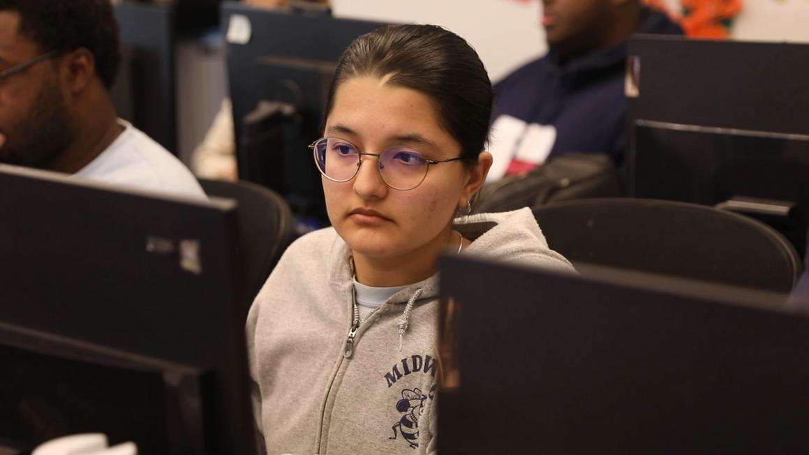 18265682 120825 localish AGD9119 DIGITALGIRL WABC vid