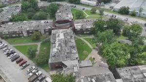 Hội đồng thành phố Houston trì hoãn dự luật về chung cư 36 Hội đồng thành phố Houston trì hoãn dự luật về chung cư