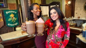 Cẩm Nang Mua Sắm Quà Tặng Cuối Năm: Những Món Đồ Độc Đáo tại Philadelphia 8 Cẩm Nang Mua Sắm Quà Tặng Cuối Năm: Những Món Đồ Độc Đáo tại Philadelphia