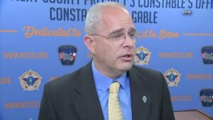 Cảnh sát trưởng thành phố Humble bị đình chỉ công tác trong khi chờ điều tra 32 Cảnh sát trưởng thành phố Humble bị đình chỉ công tác trong khi chờ điều tra