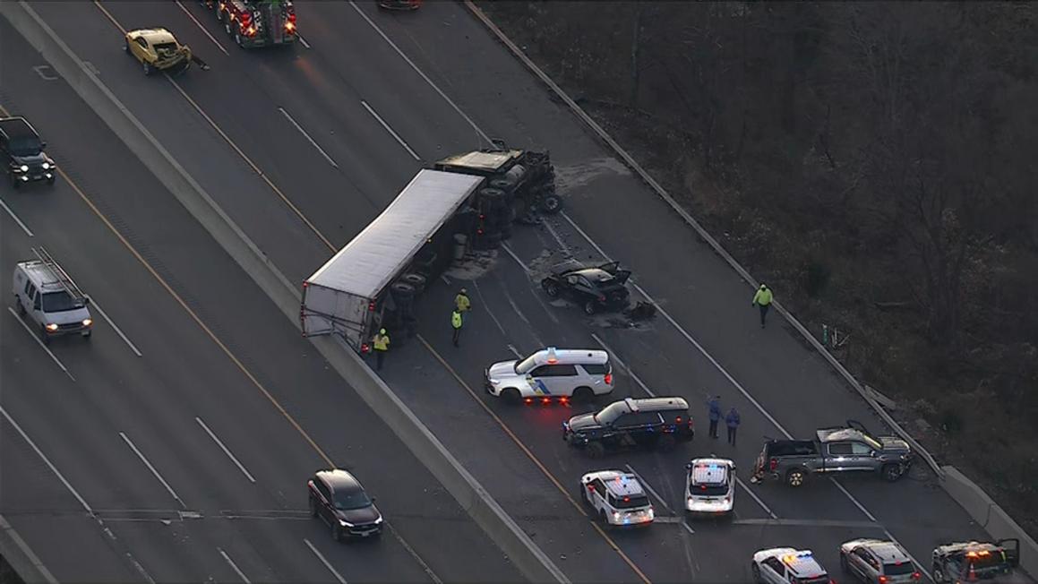 Tai nạn trên xa lộ New Jersey Turnpike khiến giao thông tê liệt 1 18280584 121225 wpvi nj turnpike crash 430pm video vid
