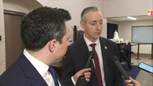 Hai Dân Biểu Cộng Hòa Địa Phương Bỏ Phiếu Khác Với Đảng Để Bỏ Phiếu Về Chăm Sóc Sức Khỏe 27 Hai Dân Biểu Cộng Hòa Địa Phương Bỏ Phiếu Khác Với Đảng Để Bỏ Phiếu Về Chăm Sóc Sức Khỏe