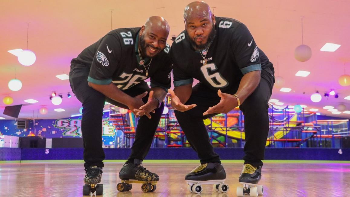 Anh em nhà Griffin 'càn quét' mạng xã hội với tài trượt băng điêu luyện 1 18298479 112525 wpvi GRIFFINBROS thumbnail