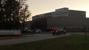 Bác sĩ phẫu thuật thần kinh ở Houston được hủy bỏ cáo buộc vì quá hạn điều tra 33 Bác sĩ phẫu thuật thần kinh ở Houston được hủy bỏ cáo buộc vì quá hạn điều tra