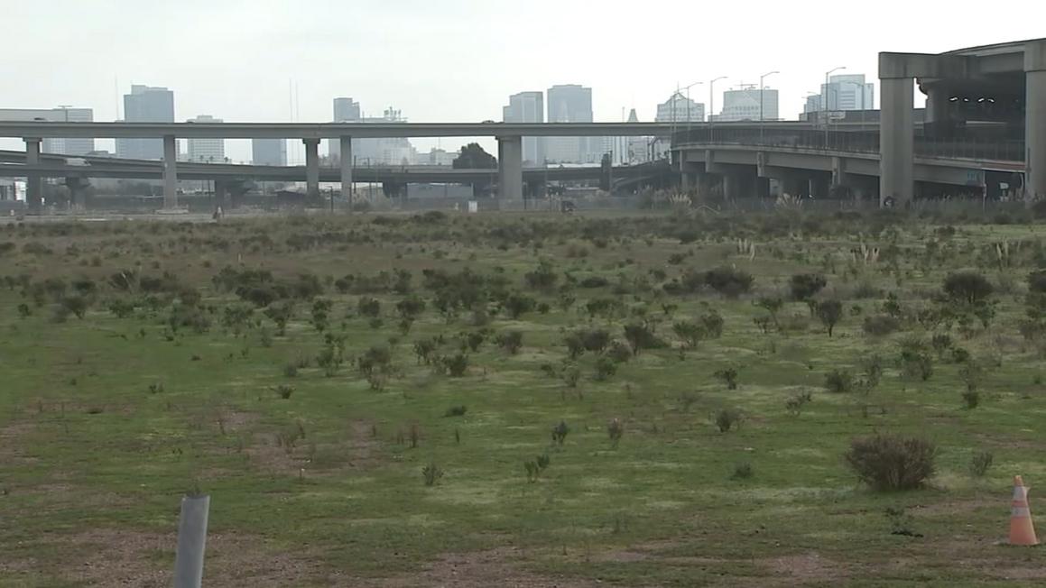 18299853 121825 kgo oakland costco img