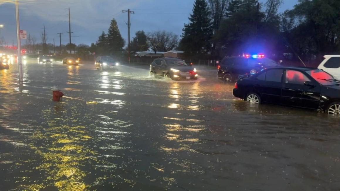 18305774 122125 kgo redding flooding img
