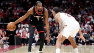 Kevin Durant ghi 30 điểm, dẫn dắt Rockets thắng đậm Cavaliers