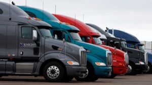 California hoãn thu hồi bằng lái xe thương mại sau khi người nhập cư kiện 27 California hoãn thu hồi bằng lái xe thương mại sau khi người nhập cư kiện