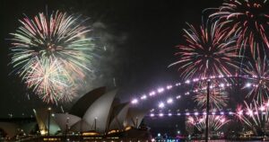 Thế giới đón năm 2026 với pháo hoa và những hy vọng mới