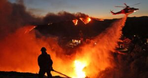 Cháy Rừng ở California: Cộng Đồng Sống Chung Với Khó Khăn để Tái Thiết