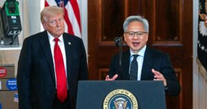 Tổng Thống Donald Trump cho phép Nvidia bán chip AI cho Trung Quốc 7 Tổng Thống Donald Trump cho phép Nvidia bán chip AI cho Trung Quốc