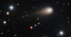 Ảnh về sao chổi liên sao băng qua Hệ Mặt Trời