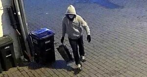 Nghi phạm đánh bom ống khai với FBI tin thuyết âm mưu bầu cử 2020