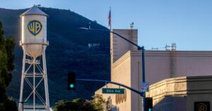 Netflix Đồng Ý Mua Lại Warner Bros. và HBO Max