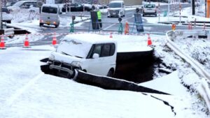 Động đất 7.5 độ ở Nhật Bản gây cảnh báo sóng thần, sơ tán 21 Động đất 7.5 độ ở Nhật Bản gây cảnh báo sóng thần, sơ tán